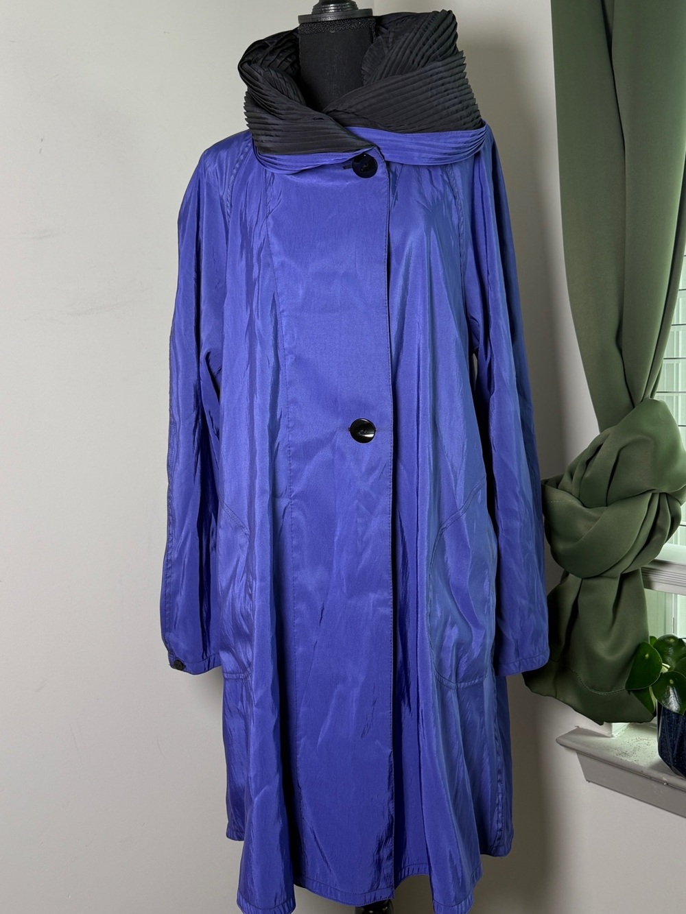 Mycra Pac Donatella Reversible Hooded Raincoat Grape Black Packable Travel Small